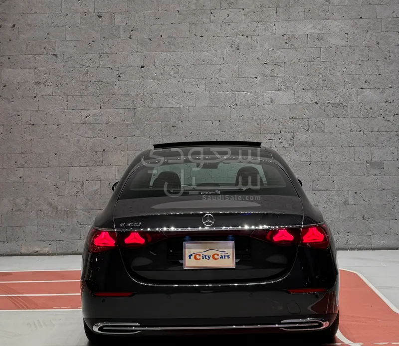 2025 مرسيدس - بنز إي 200
