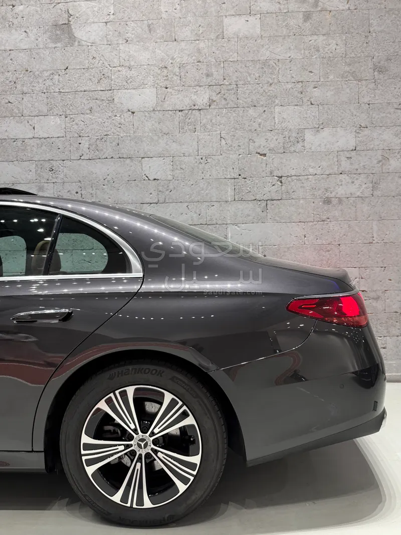 2025 مرسيدس - بنز إي 200