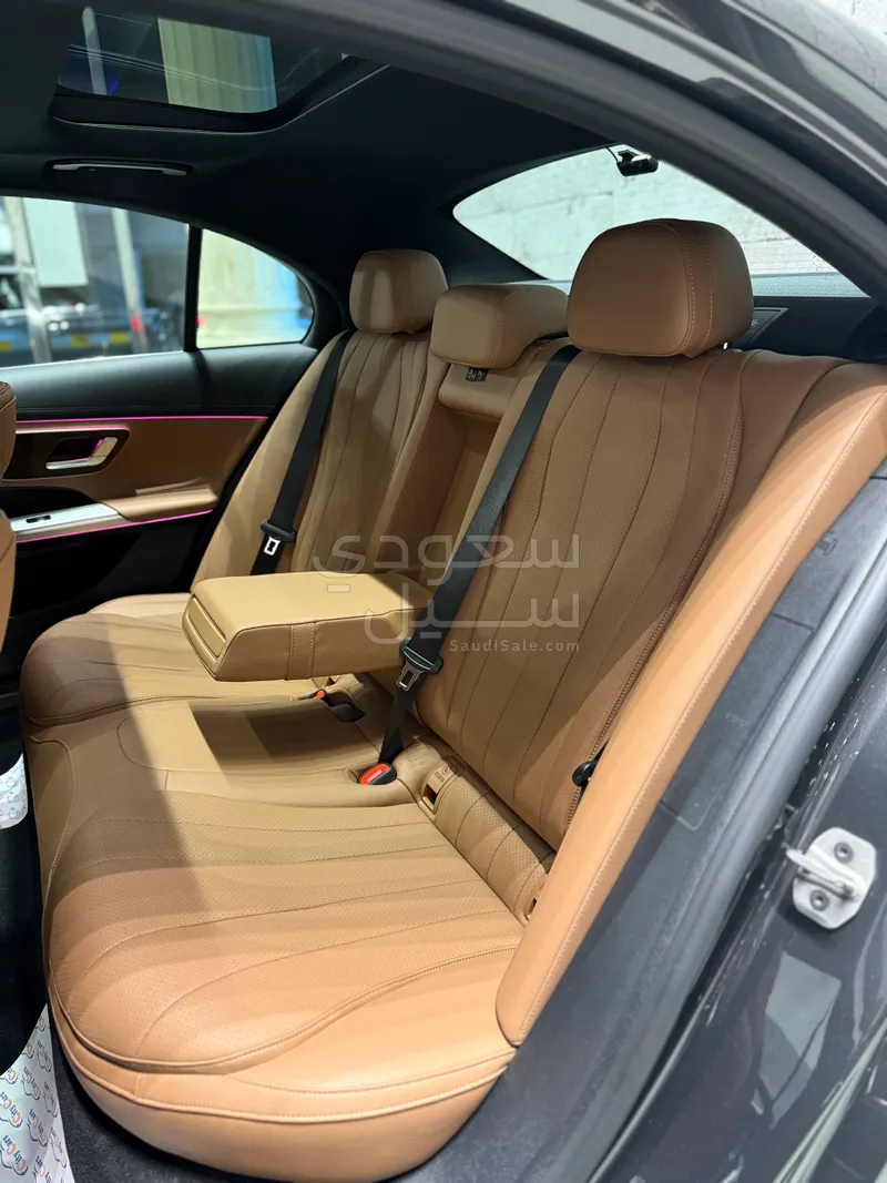 2025 مرسيدس - بنز إي 200