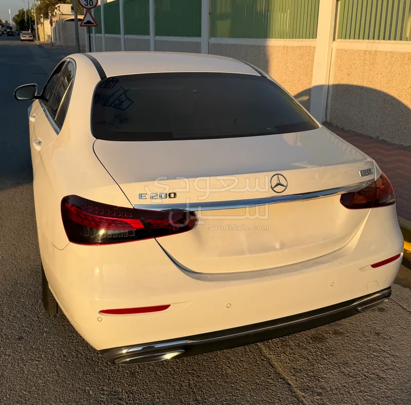 2022 مرسيدس - بنز أي 200