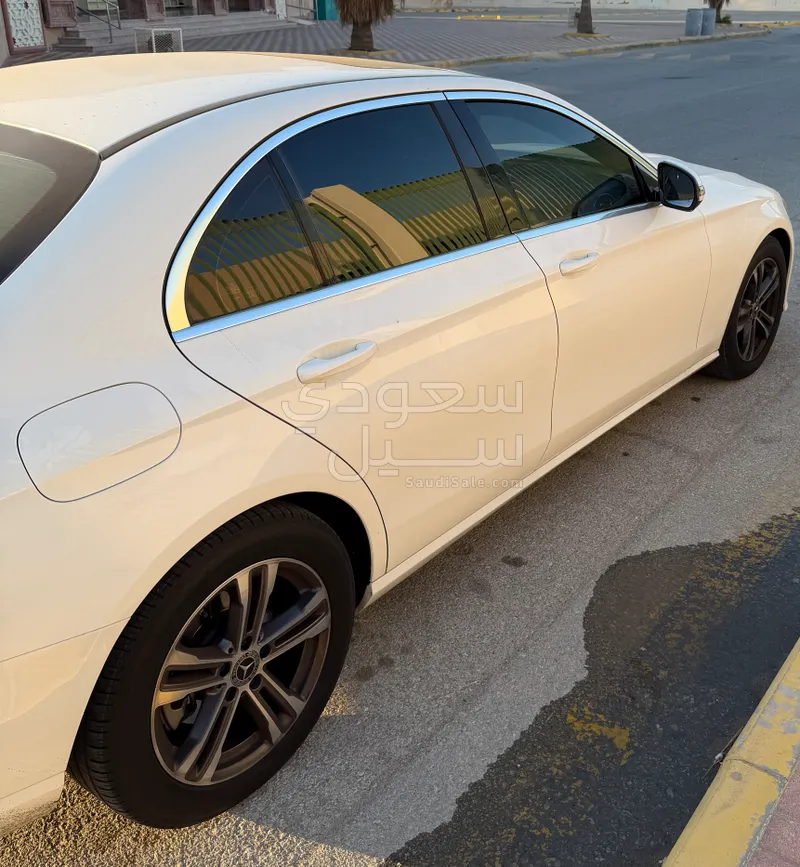 2022 مرسيدس - بنز أي 200