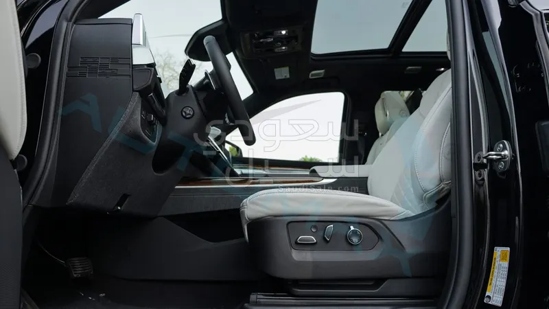 2025 كاديلاك اسكاليد سبورت