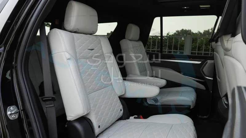 2025 كاديلاك اسكاليد سبورت