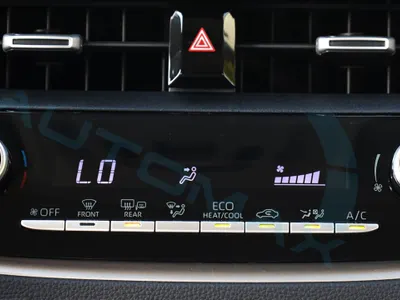 2025 تويوتا كورولا