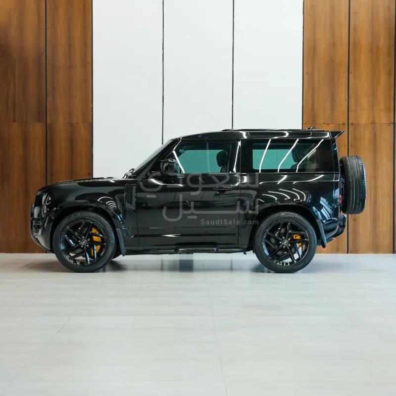 2022 لاند روفر ديفيندر 90