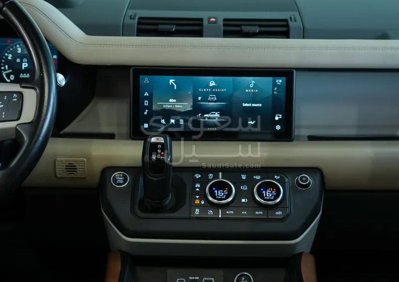 2022 لاند روفر ديفيندر 90