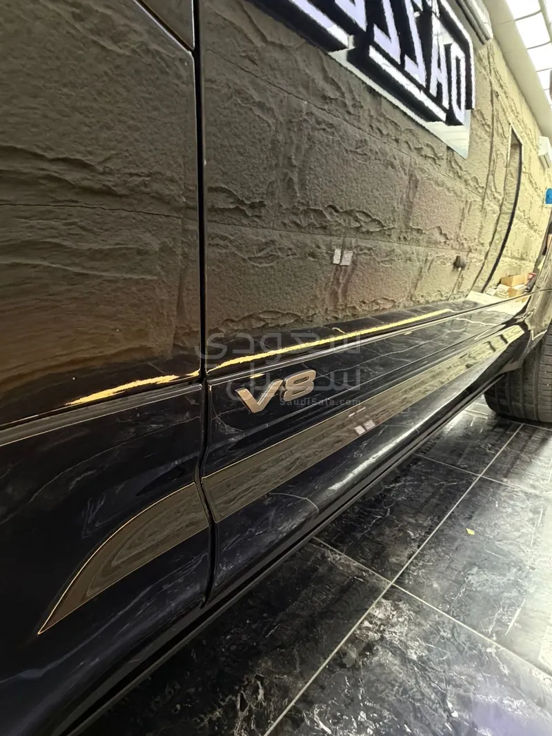 2023 لاند روفر ديفيندر 90