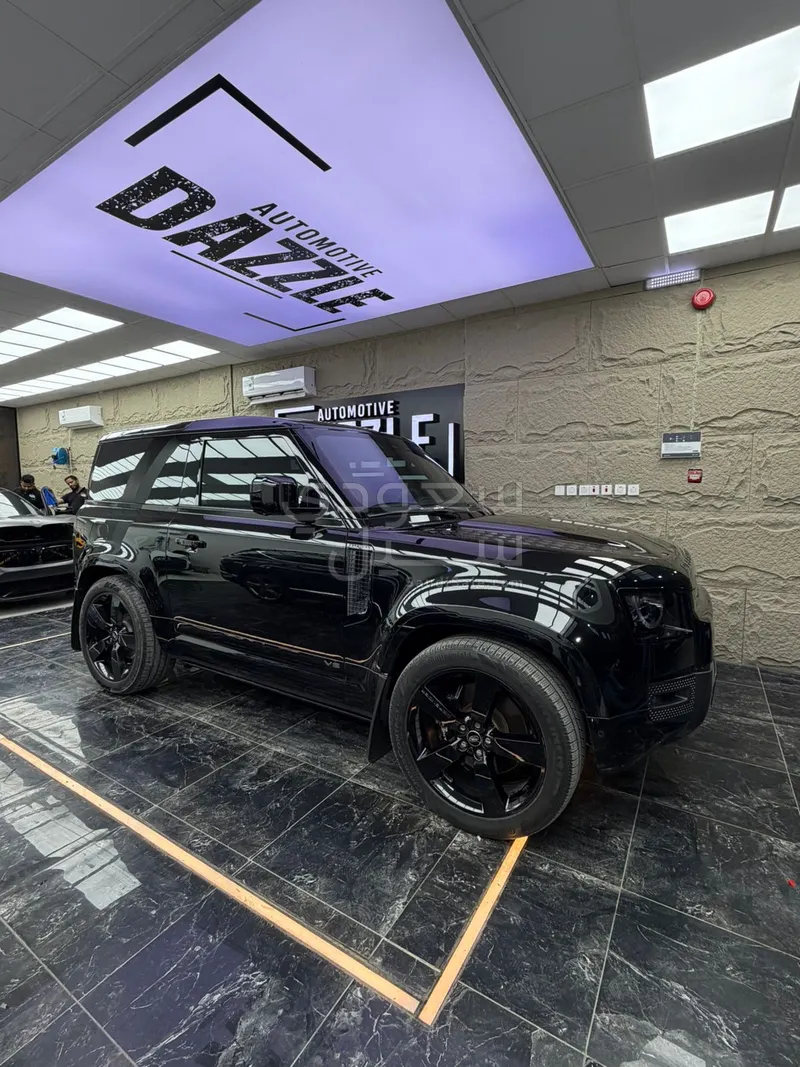 2023 لاند روفر ديفيندر 90