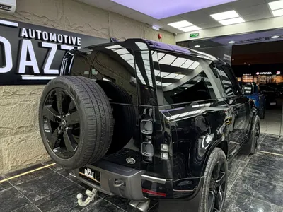 2023 لاند روفر ديفيندر 90