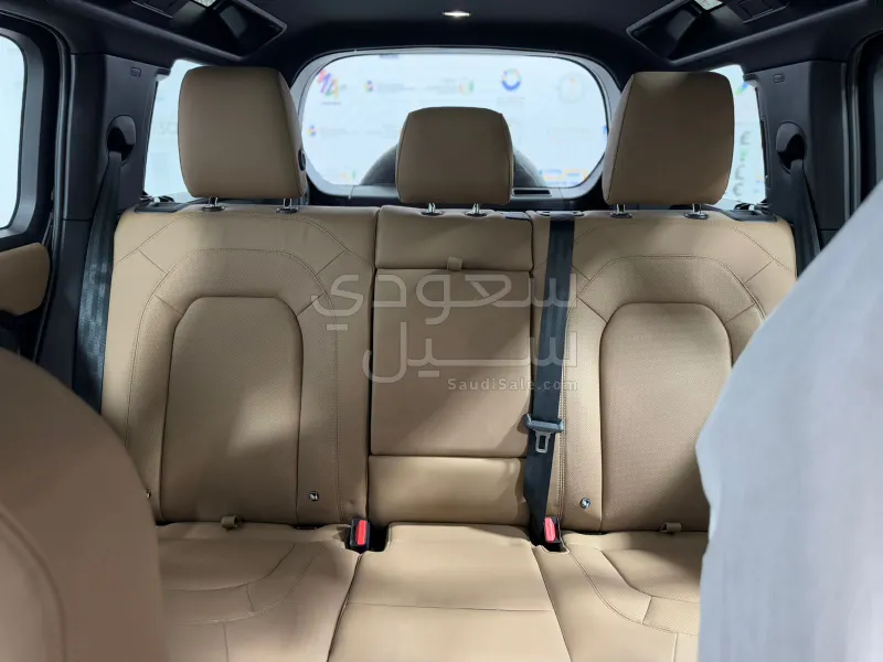 2026 لاند روفر ديفيندر اكس داينمك