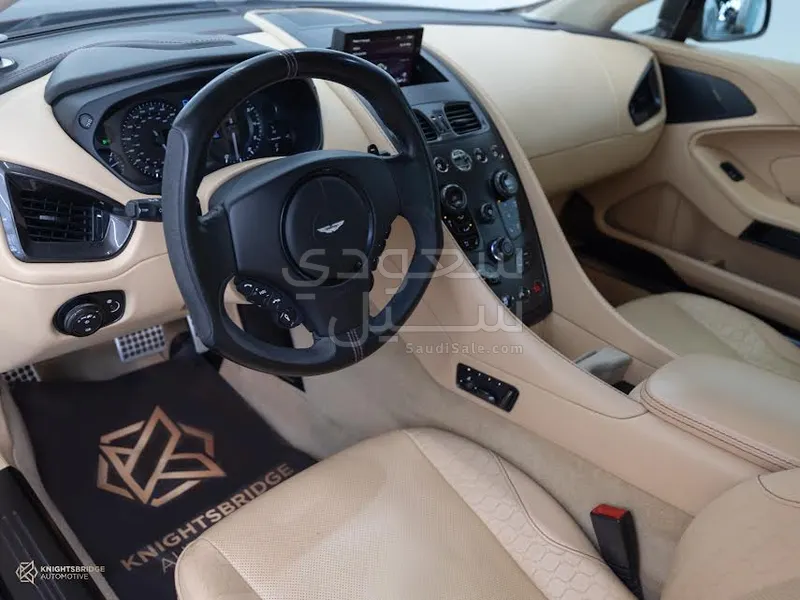 2013 استون مارتن فانكويش