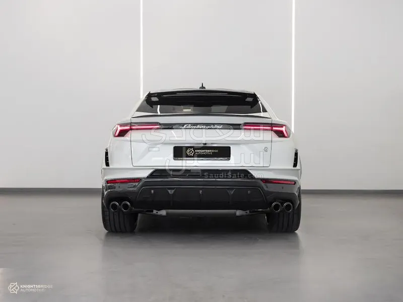 2024 لمبرجيني اوروس بيرفورمانتي