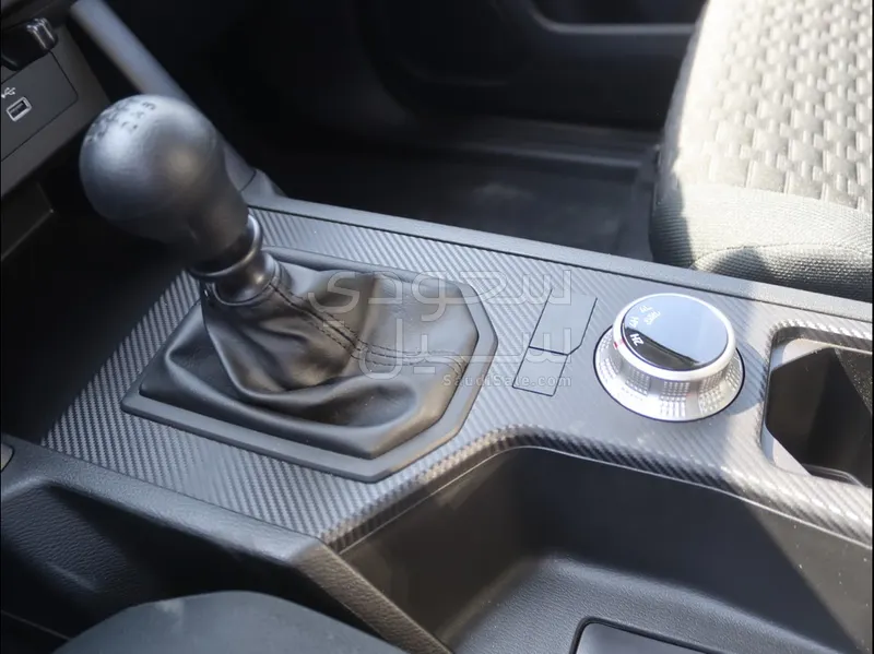 2024 متسوبيشي ال 200