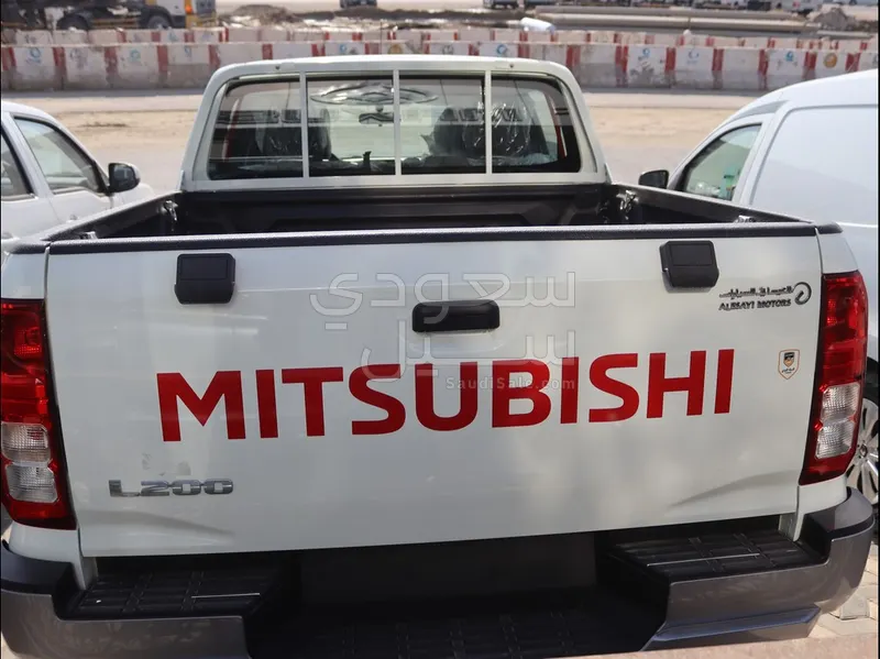 2024 متسوبيشي ال 200