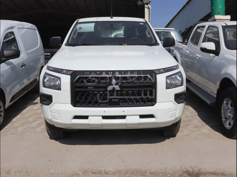 2024 متسوبيشي ال 200
