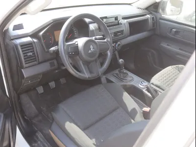 2024 متسوبيشي ال 200