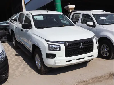 2024 متسوبيشي ال 200