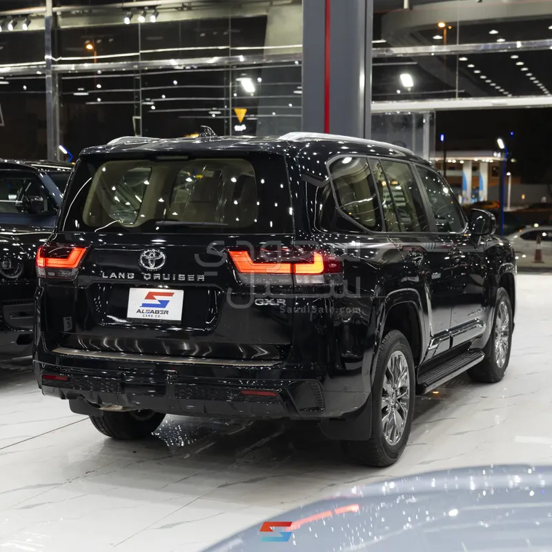 2025 تويوتا لاند كروزر جي اكس ار4