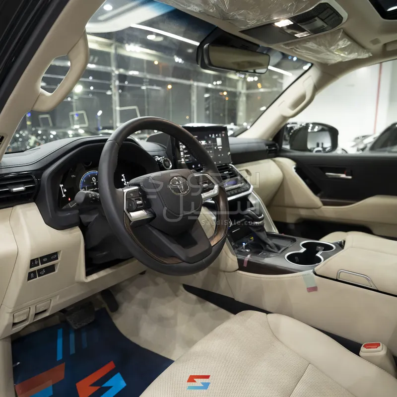 2025 تويوتا لاند كروزر جي اكس ار4