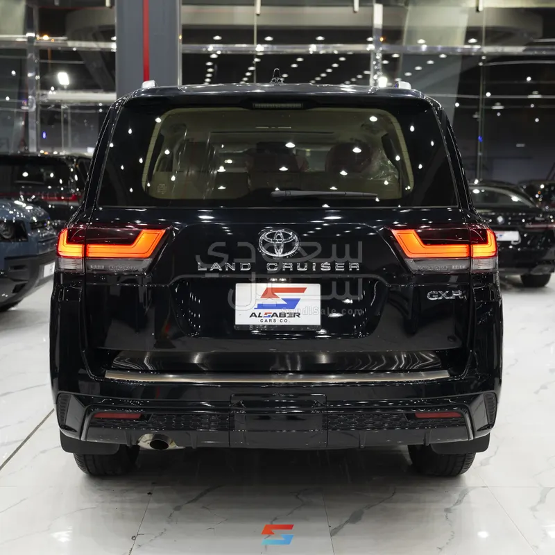 2025 تويوتا لاند كروزر جي اكس ار4