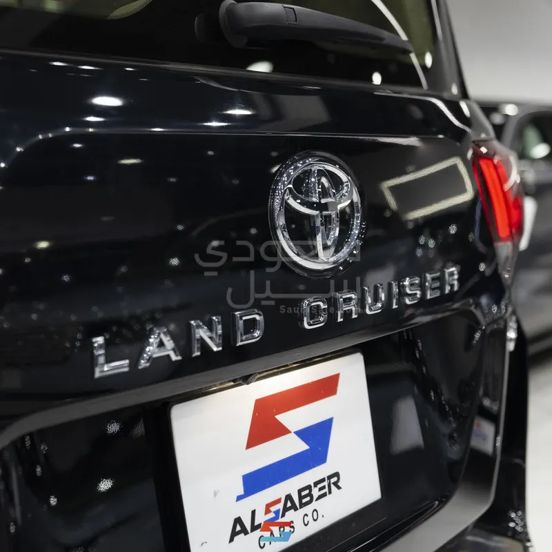 2025 تويوتا لاند كروزر جي اكس ار4