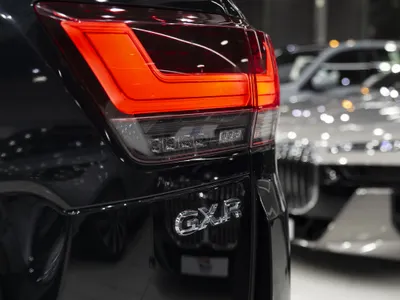 2025 تويوتا لاند كروزر جي اكس ار4