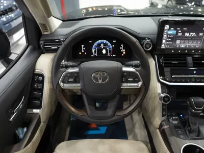 2025 تويوتا لاند كروزر جي اكس ار4