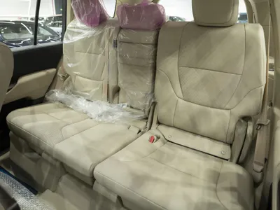 2025 تويوتا لاند كروزر جي اكس ار4