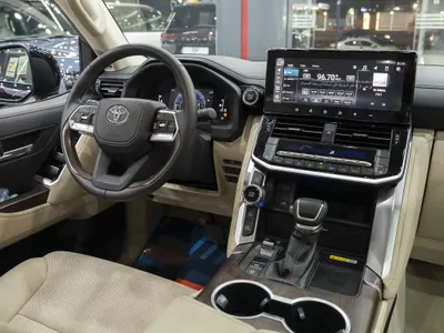 2025 تويوتا لاند كروزر جي اكس ار4