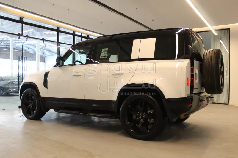 2025 لاند روفر ديفيندر 110