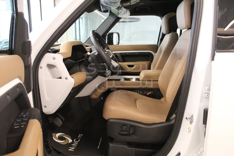 2025 لاند روفر ديفيندر 110