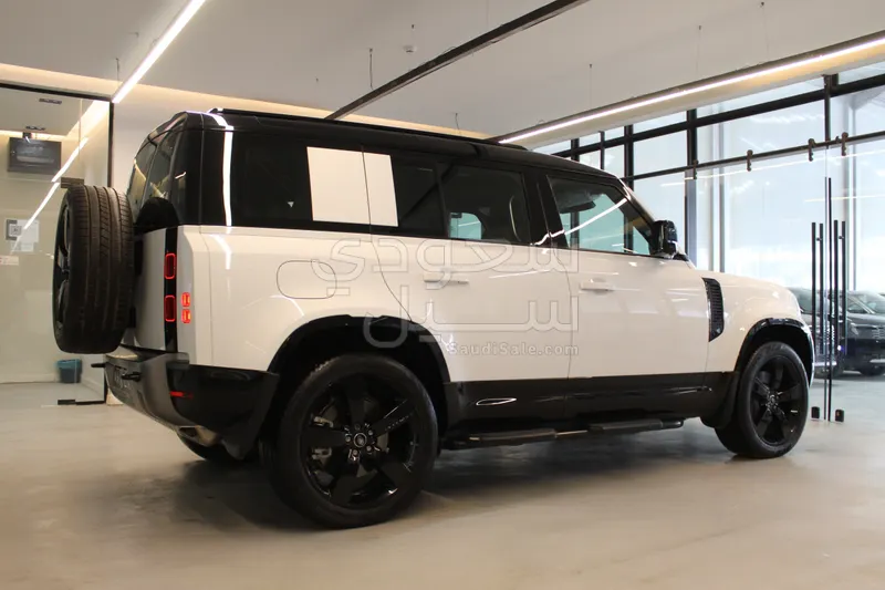 2025 لاند روفر ديفيندر 110
