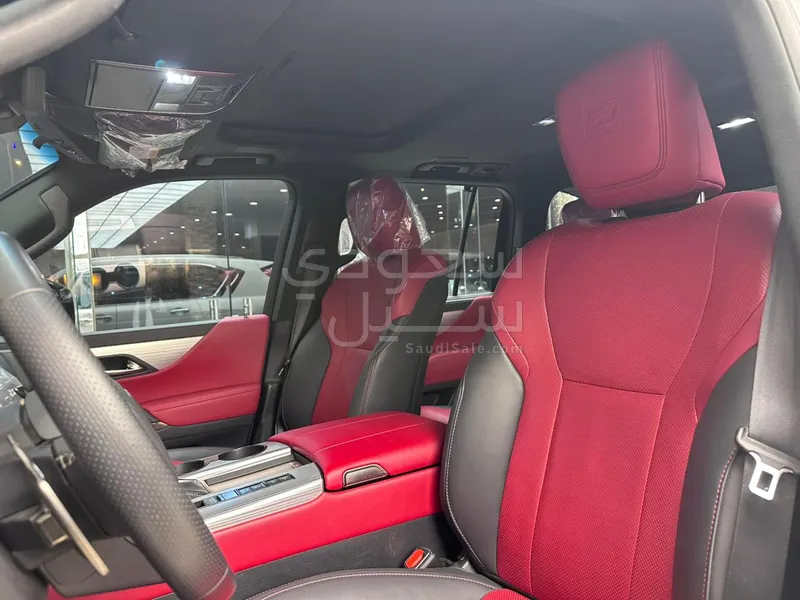 2024 لكزس إل إكس 600 إف