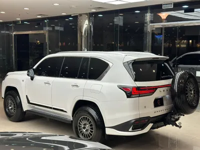 2024 لكزس إل إكس 600 إف