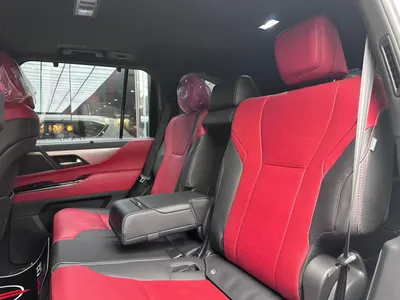 2024 لكزس إل إكس 600 إف