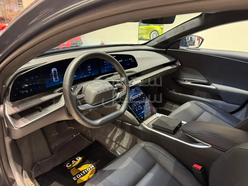 2025 لوسيد اير بيور