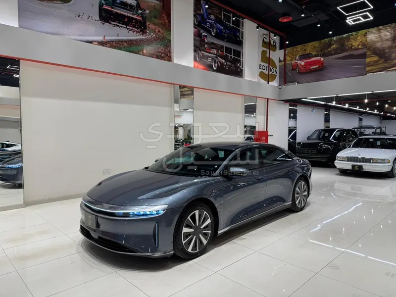 2025 لوسيد اير بيور