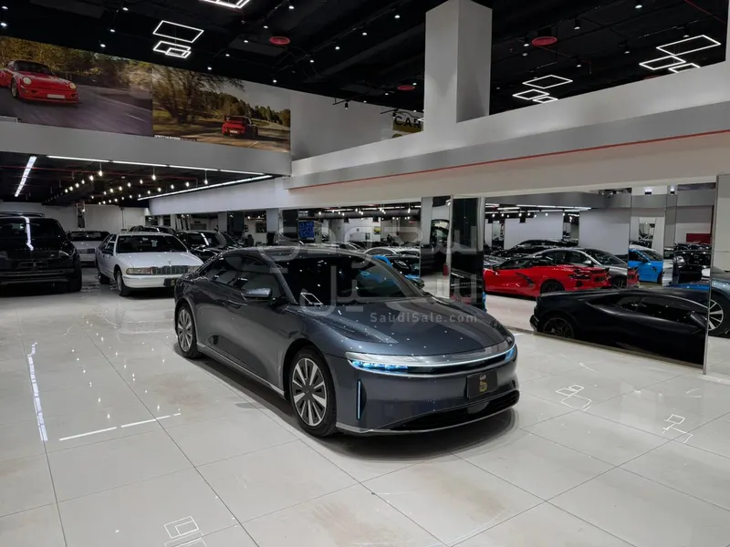 2025 لوسيد اير بيور