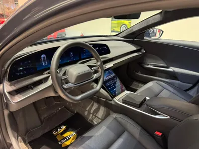 2025 لوسيد اير بيور