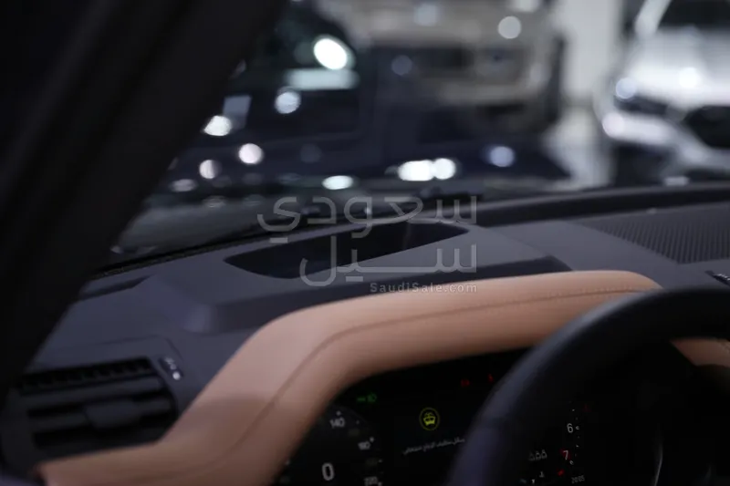 2025 لاند روفر ديفيندر اكس