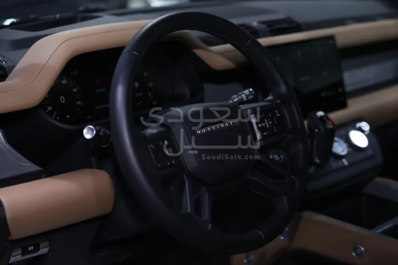 2025 لاند روفر ديفيندر اكس