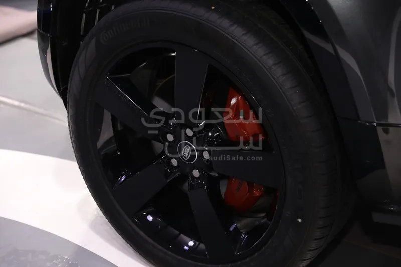 2025 لاند روفر ديفيندر اكس