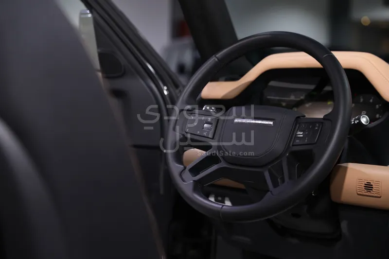 2025 لاند روفر ديفيندر اكس