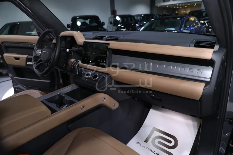 2025 لاند روفر ديفيندر اكس