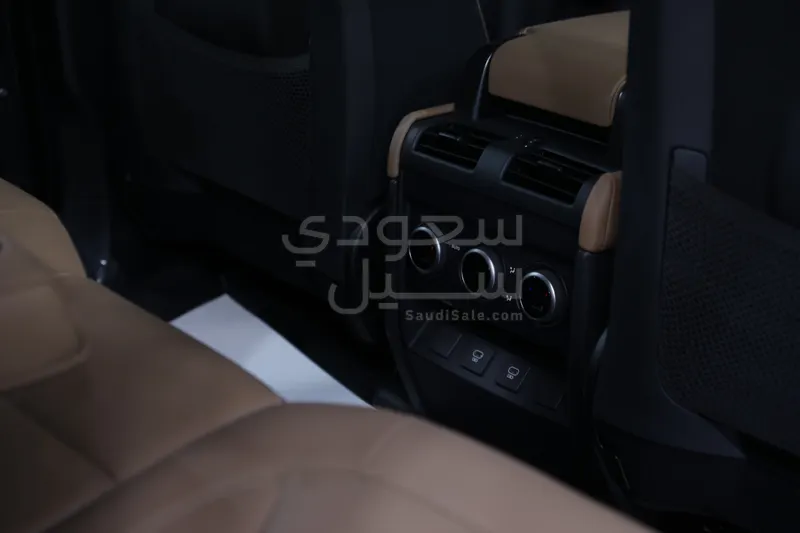 2025 لاند روفر ديفيندر اكس