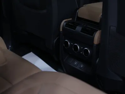 2025 لاند روفر ديفيندر اكس