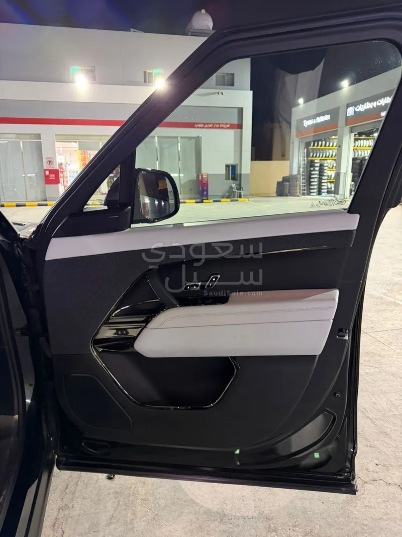 2023 لاند روفر رينج روفر سبورت اس اي