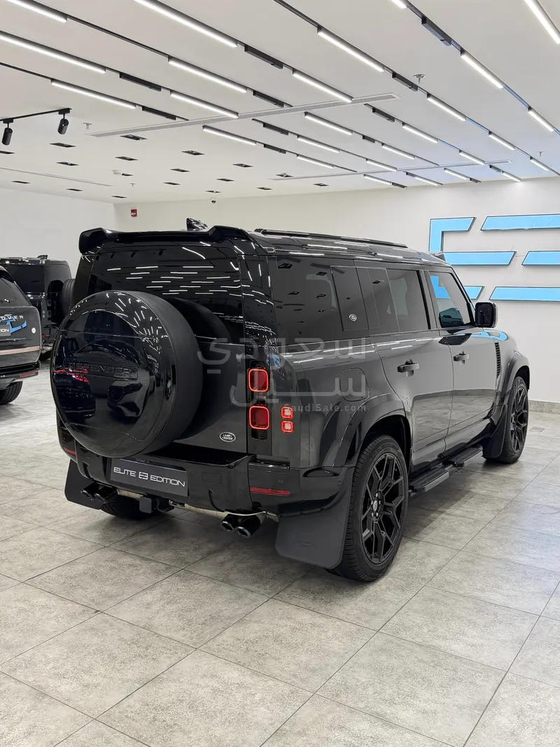 2022 لاند روفر ديفيندر اس