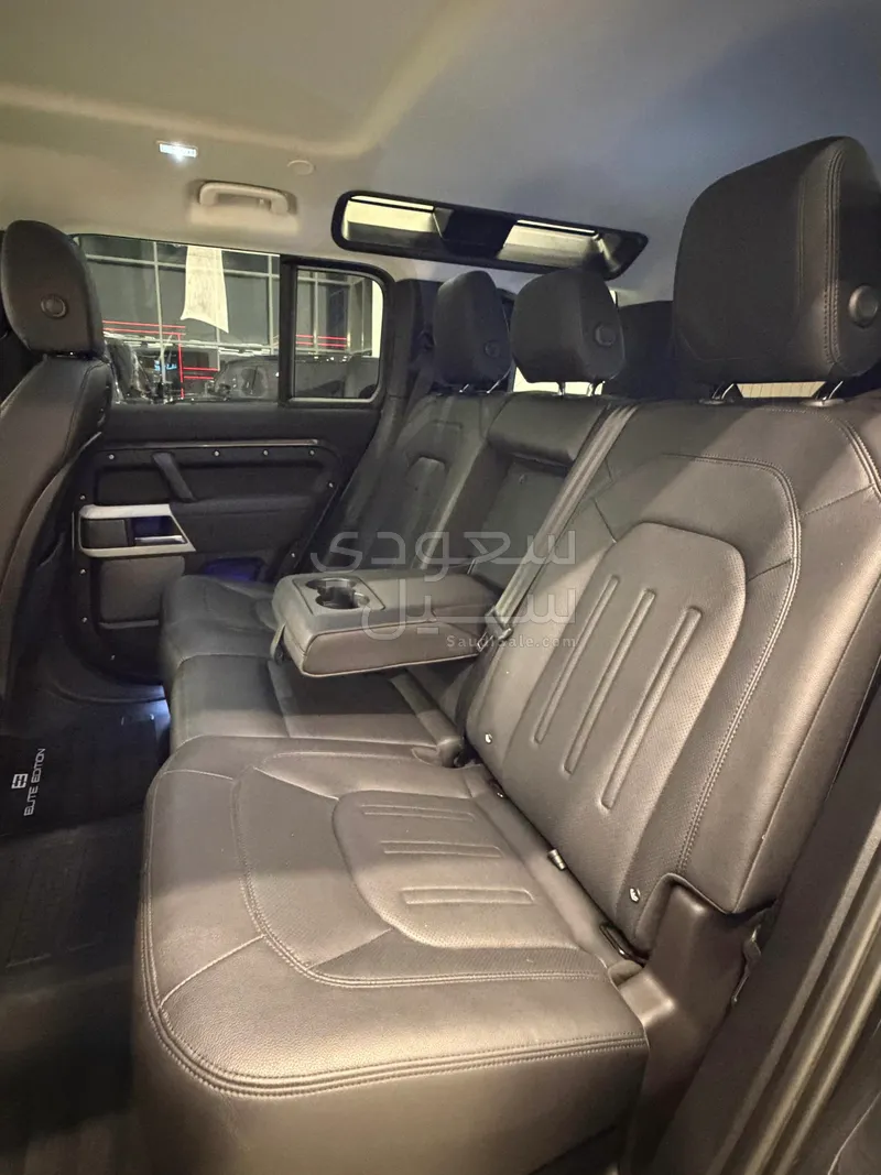 2022 لاند روفر ديفيندر اس