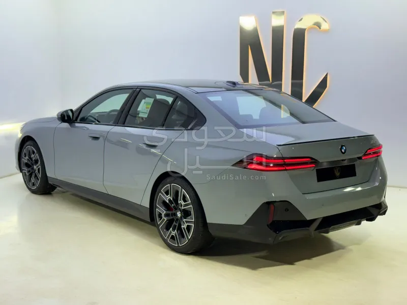 2026 بي ام دبليو الفئة الخامسة 520 أي